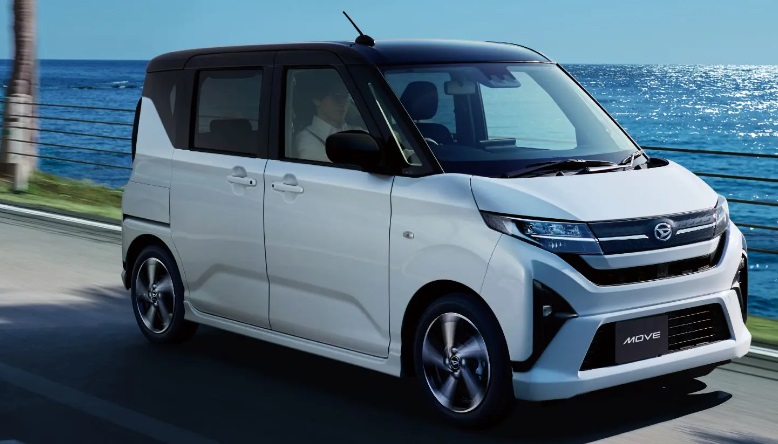 ムーヴカスタム la100s 前期 後期 違い